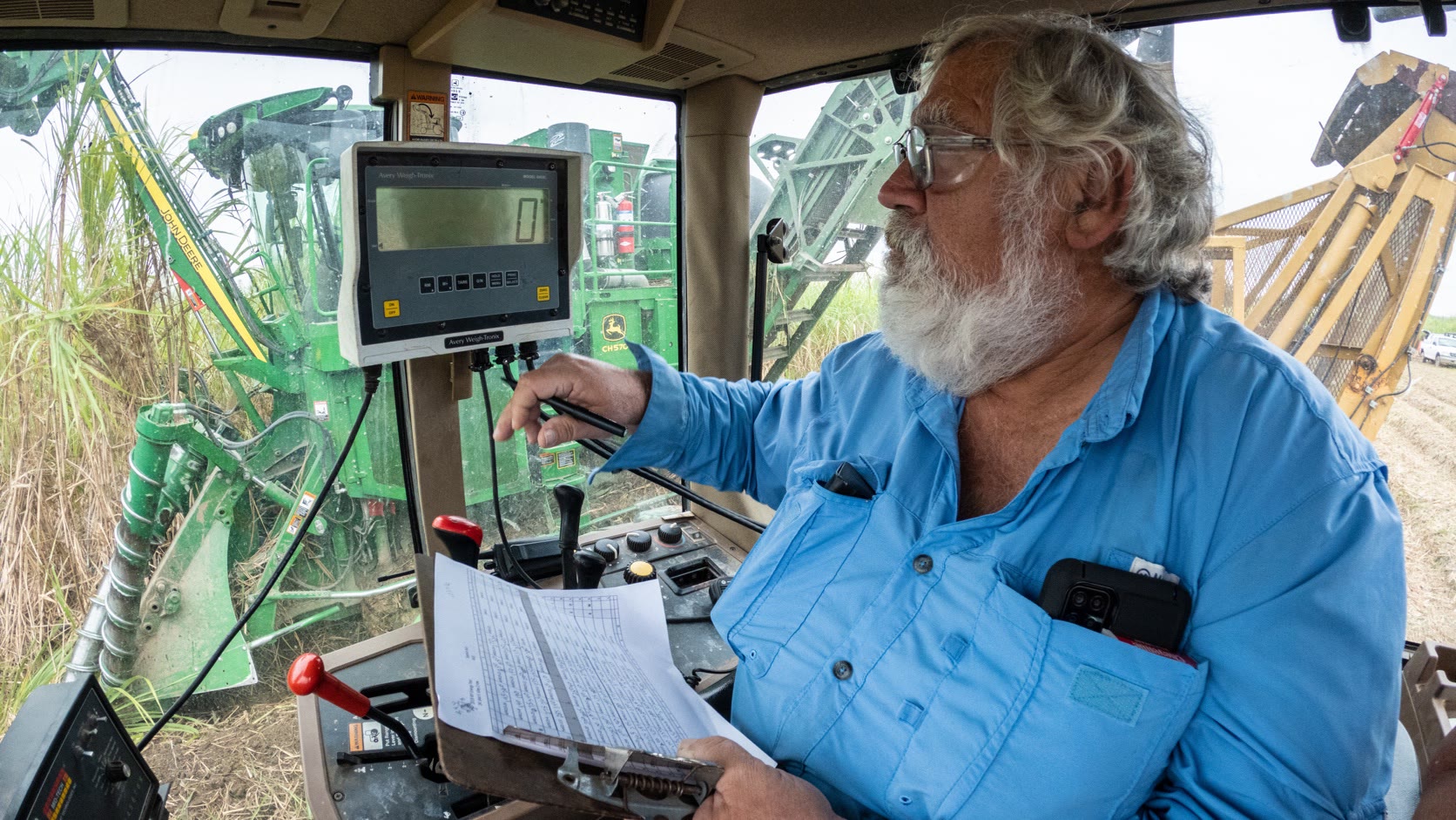 Rugged TFT Displays for Tractors and Agricultural Machinery